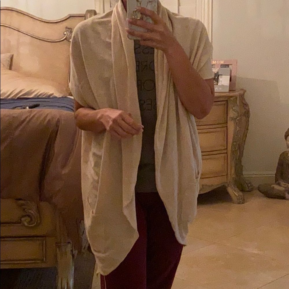 💕Beautiful sweater 💕  